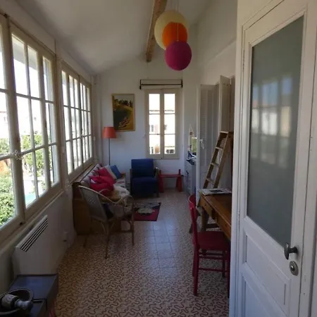 House 11 * سيكس-فور-لو-بلاج